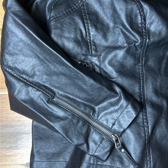 Max Studio Black Washed Faux Leather Moto Jacket Size 2X - Picture 5 of 14